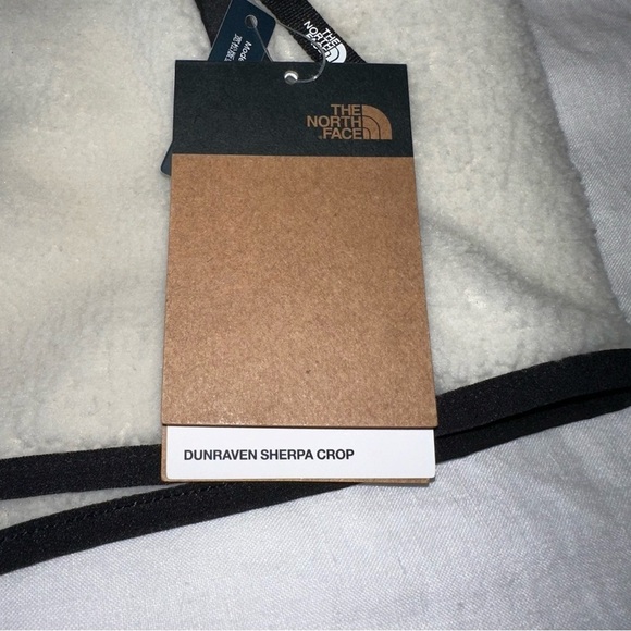 NWT The North Face Dunraven Sherpa Crop in size medium. - Picture 5 of 7